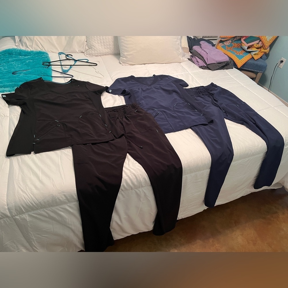 Scrubstar - Black and Navy scrub set size medium- top & bottoms both medium